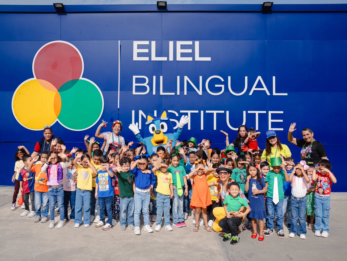 OmairaKirten's tweet photo. ¡Felicitaciones a nuestras increíbles especialistas por tan maravilloso trabajo!
En Eliel Bilingual Institute entendemos que la escuela del siglo XXI debe estar abierta a la innovación, la experimentación y la adopción de nuevas metodologías que realmente respondan a las necesidades de nuestros estudiantes. Apostamos por romper con los esquemas tradicionales y explorar nuevas formas de enseñar y aprender.
¡Así lo vivimos en el nivel Inicial! Cerramos esta hermosa celebración con la visita especial del personaje favorito de nuestros niños: ¡Bluey!