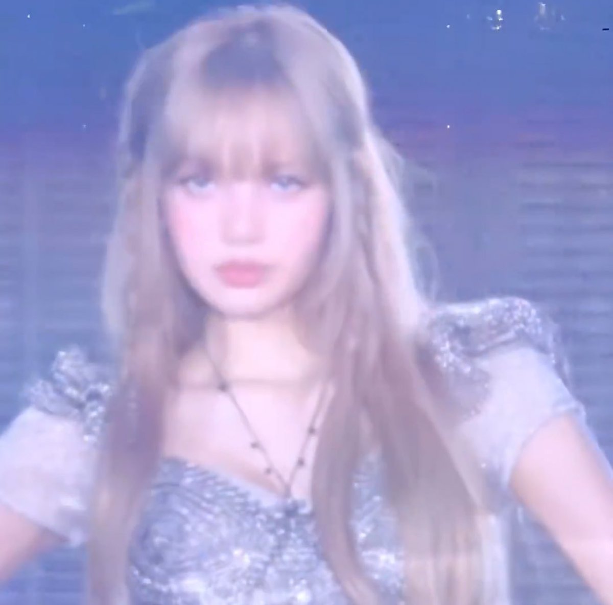 Barbie Lisa! 🥰

LISA ROCKS GOYANG STADIUM 
#DEADLINEinSeoul_LISA
#BLACKPINK_DEADLINE