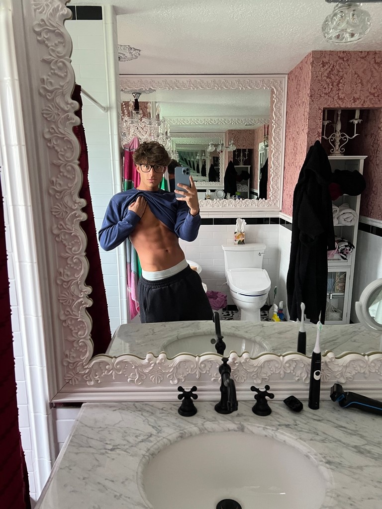 Gm😵‍💫 have a good weekend❤️