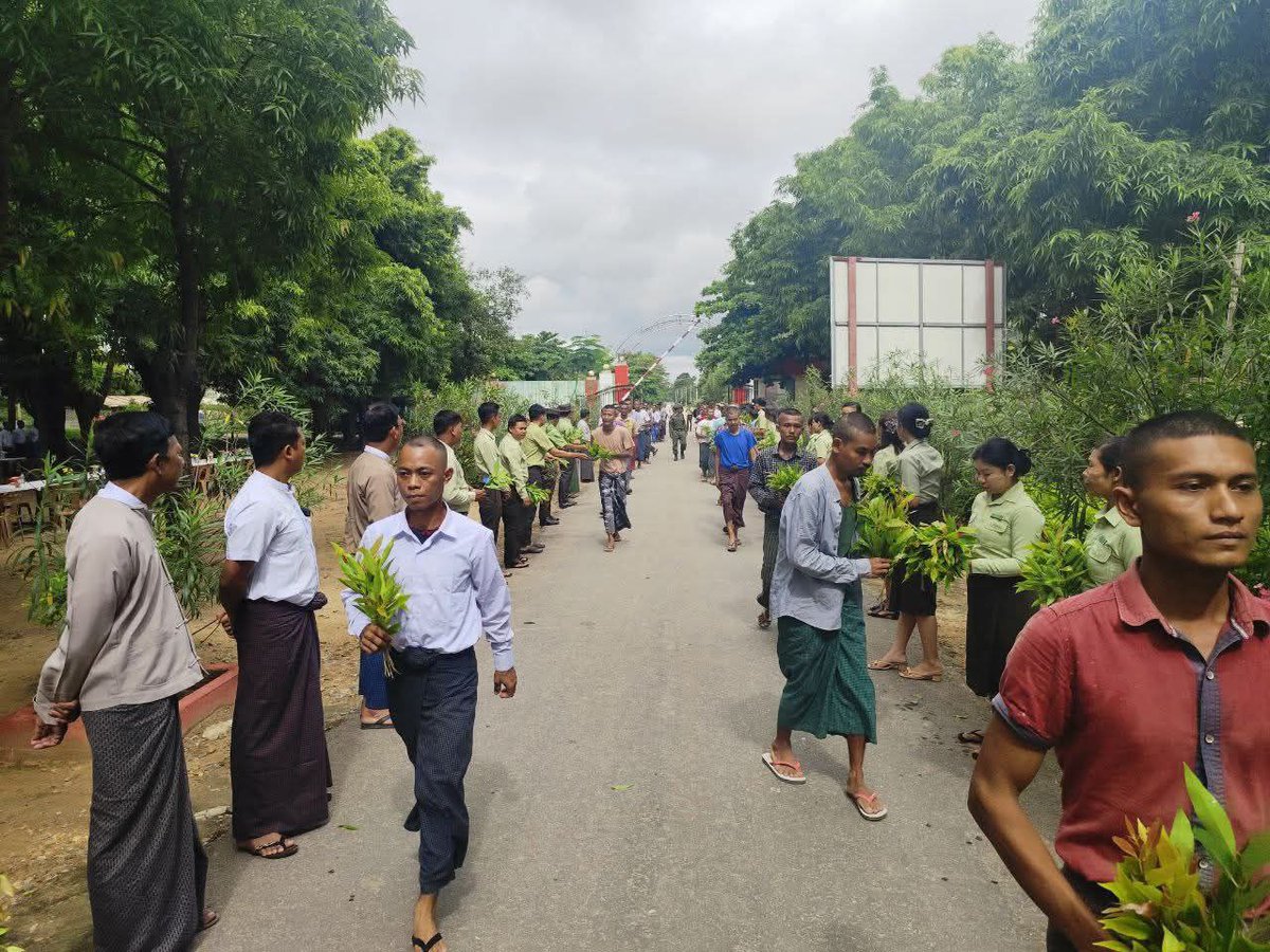 zawmoethant71's tweet photo. The military council is building technology-based National Service Information Management System (#NSIMS), said General #MaungMaungAye,chief of military council's Central Committee for Civil Service Conscription. 

https://t.co/xHuQnaf34O
#2025Jul05Coup
#WhatsHappeningInMyanmar https://t.co/w5regLdhZN