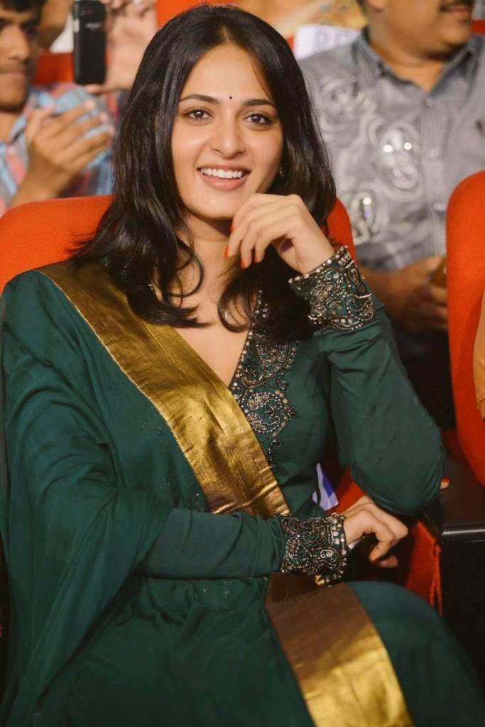 That glow on her face, the short hair, &amp; that Anarkali dress 😩🤌🏻. Easily one of my fav looks of hers 🥹❤️❤️

#AnushkaShetty, #12YearsOfSingam2