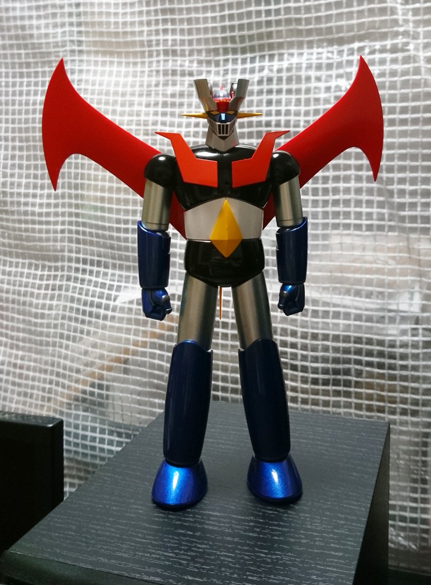 DenkouRiderKick's tweet photo. 超合金魂GX-117 マジンガーZ　強化型を買う。
頭と下半身をGX-105に組み替えて自分好みのプロポーションにして飾っとく。
このニコイチのために買ったようなもんだ https://t.co/uiMHB2voUZ