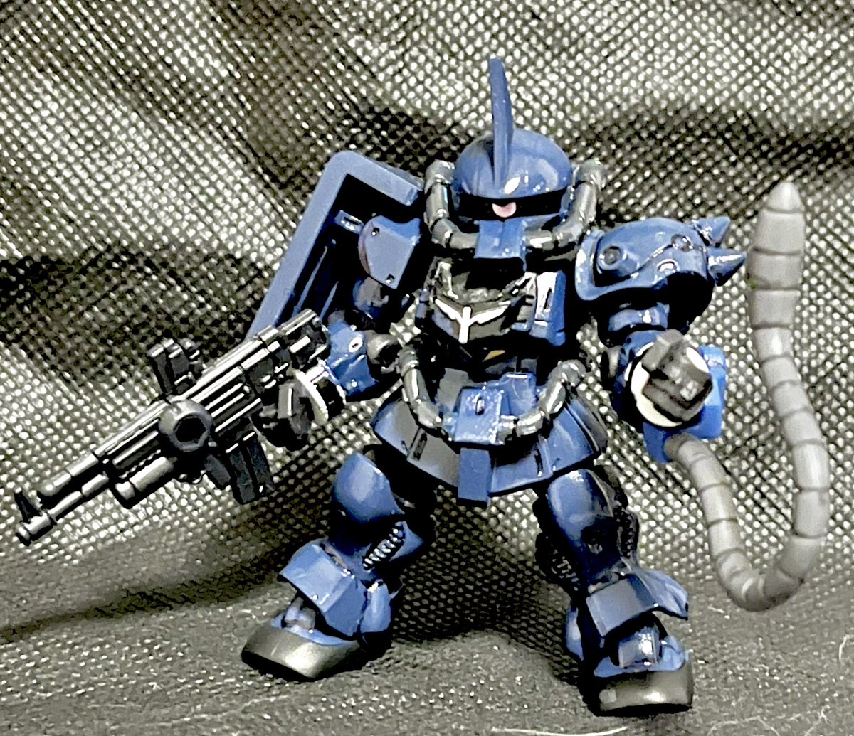 ギリギリですが滑り込み…グフを正統派ザク系スタイルにしました