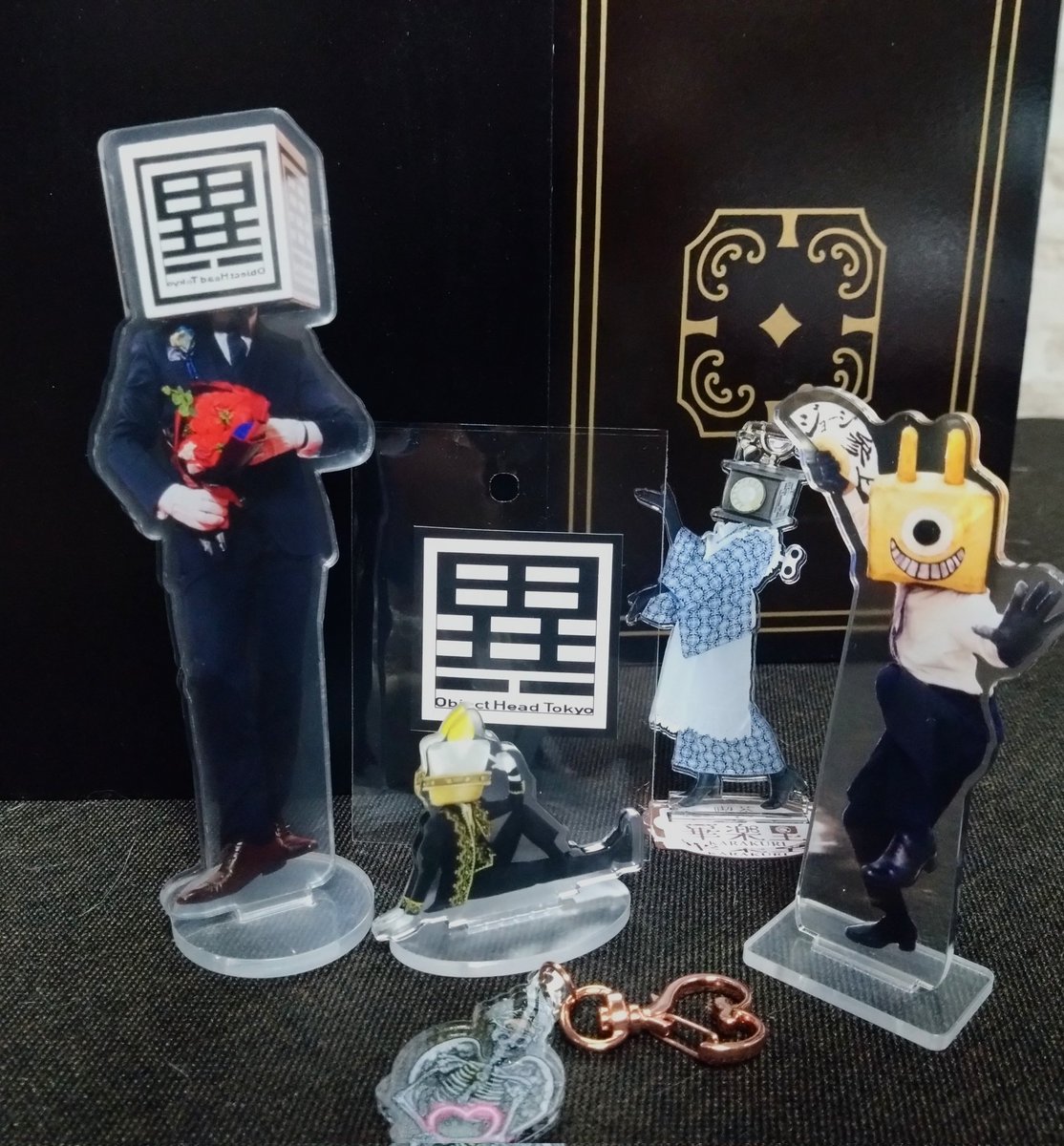 戦利品４

オブジェクトヘッドトーキョーさんの
れおさん
ジョージさん
ぴょんきちさん
sasukeさん
のアクリルスタンド

オブジェクトヘッドトーキョーのステッカー
とイラストレーター押川先生のアクキー

私の推し活（笑）
レオさんとチェキ撮って📷️尊くて死ぬかと思った🫢💓