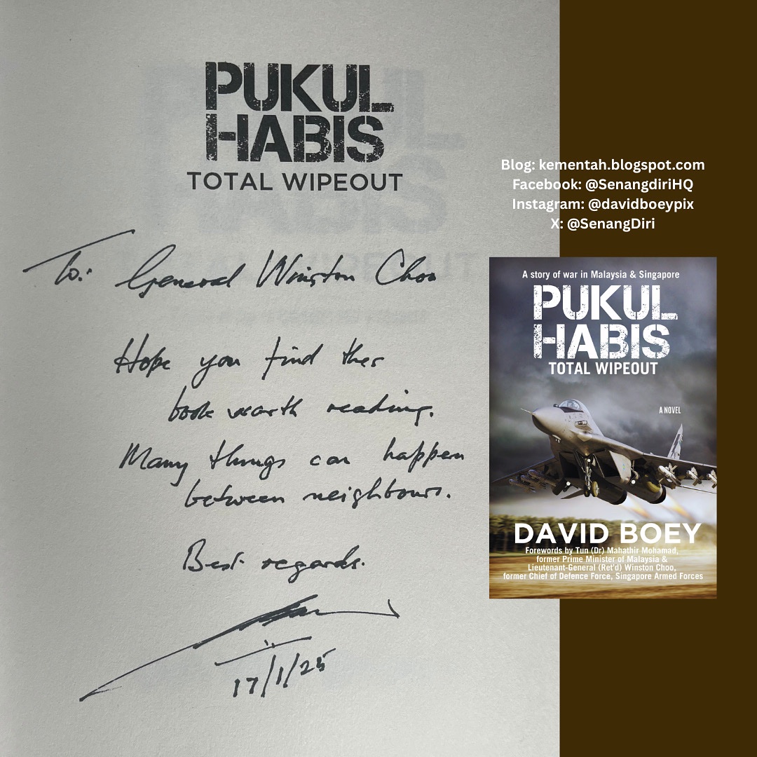 Despite d somewhat cryptic second sentence, former Malaysian PM, Tun (Dr) Mahathir Mohamad, meant well when he wrote this note to LG Winston Choo, the first Singapore Armed Forces chief of defence force.

Tun’s elegant handwriting is much nicer than mine!