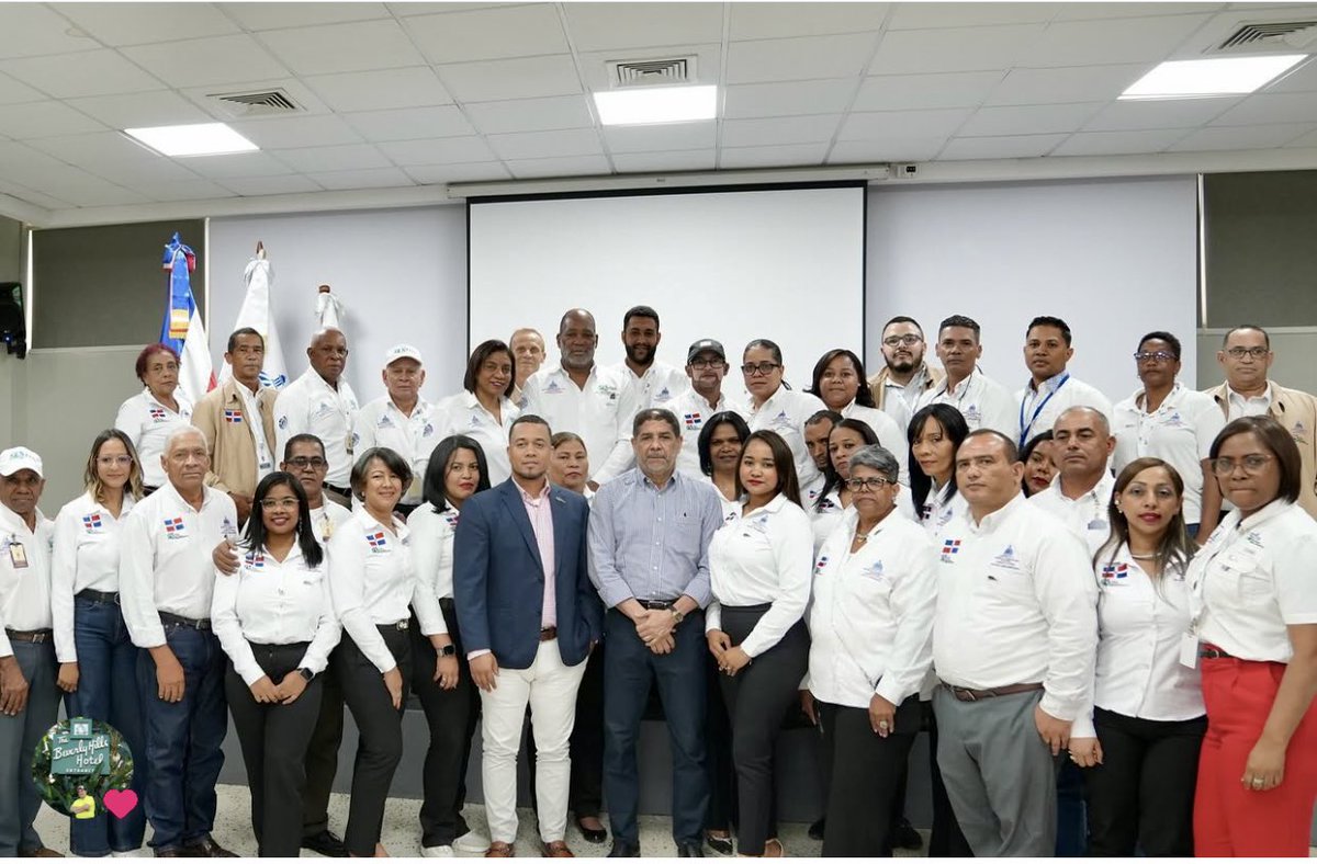 Felicito al  equipo tecnico de nuestro Departamento de Inocuidad Alimentaria, por el excelente trabajo que realiza para garantizar la seguridad de los alimentos en el país.
Desde la finca hasta la llegada al consumidor, este dpto. controla y certifica la calidad de los alimentos.