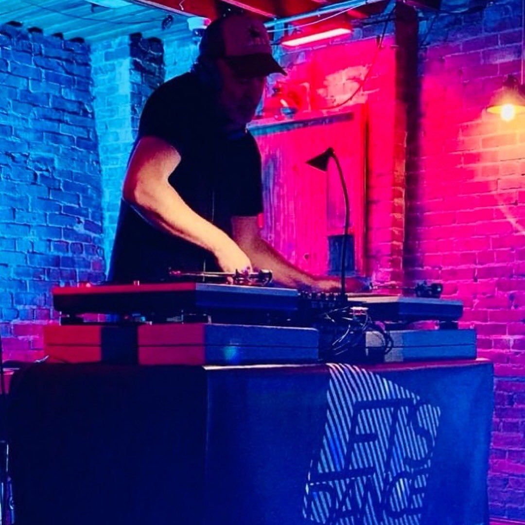 LET’S DANCE Vinyl DJ Night this evening (Jul 5) at The Underfront Co. in Downtown Wilmington NC on Front Street, starting at 8:00pm and going all night long 💃