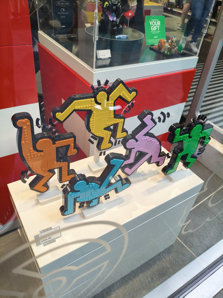 Davlin781871's tweet image. Walkabout Liverpool Bluecoat art, Aldous book nook, Lego Keith Haring .