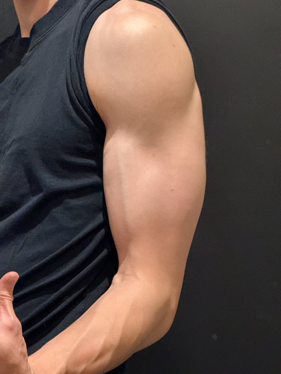 夜トレ終わり!
いろんなこと聴きながら、
コツコツ頑張るしかない…！
でも3960Kcalは無理じゃ…笑