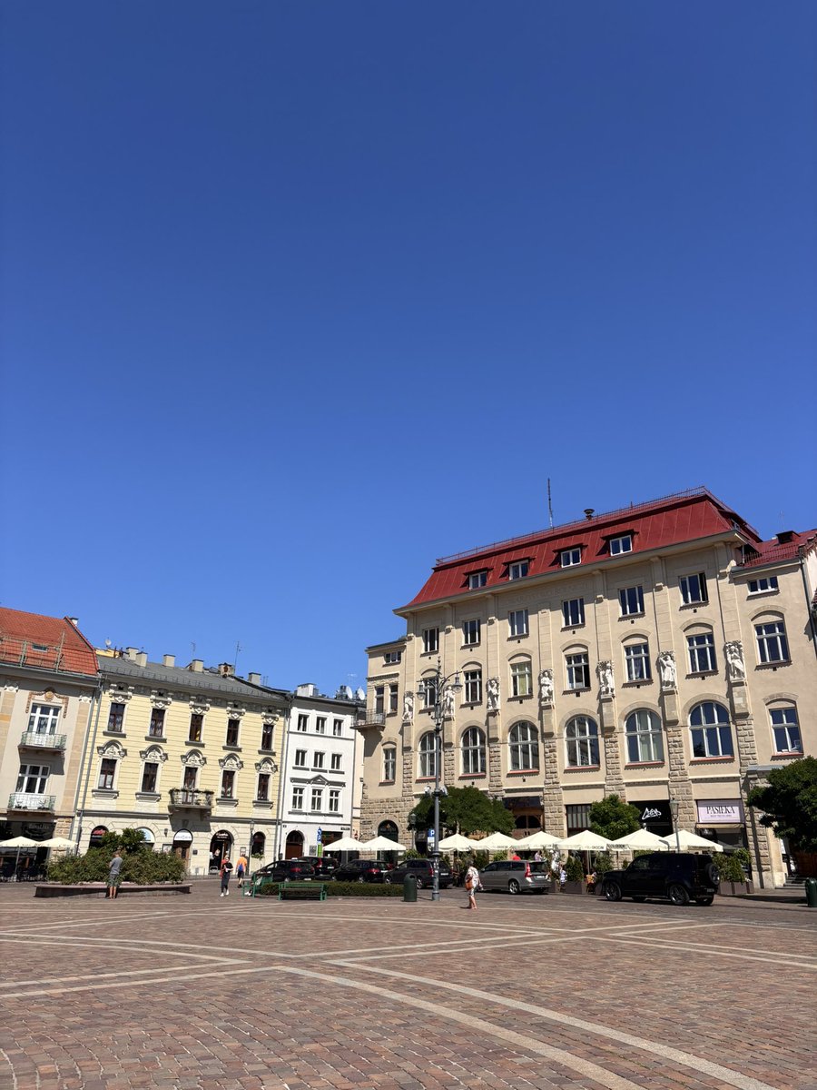 Greetings from Poland 🇵🇱

Spending a few days away celebrating my birthday! (I’m getting old now)👴

New video tomorrow, so don’t worry, my upload schedule isn’t taking a hit 🤝

Have a lovely weekend everyone