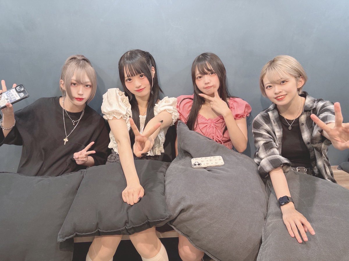 Tik Tok LIVEありがとうございました🫶

7月18日(金)VEATS SHIBUYAの
ワンマン公演みんな遊びに来てね‼️