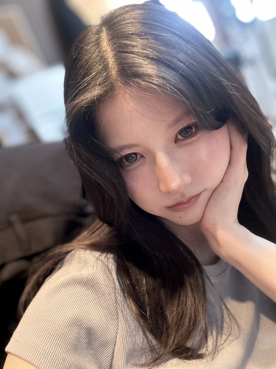 眉毛薄めにしたら、幼くなった