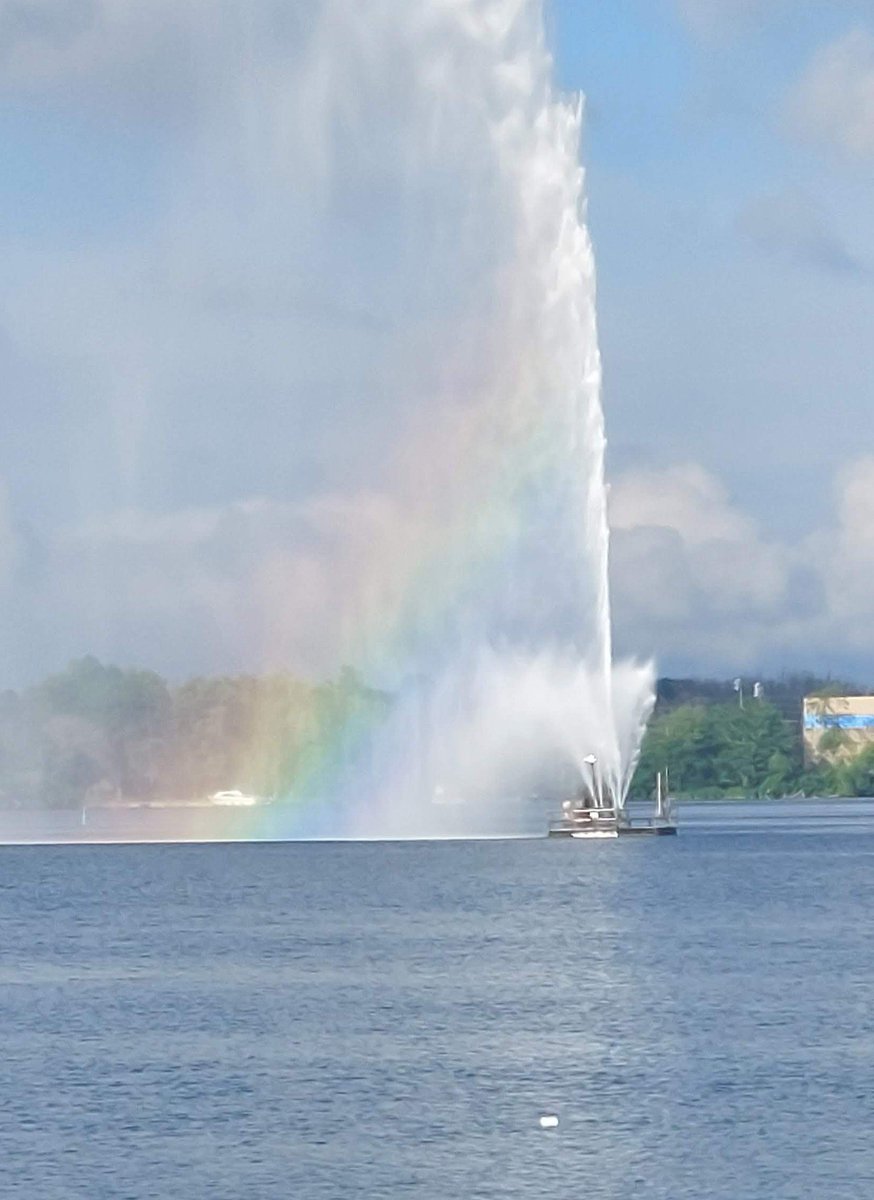 Clive Reed (@clivereed57) on Twitter photo The light is trapped
In a prism opaque
A cracked  prison of hate
In my finite life
Will I ever again 
See a rainbow
After a summer rain
#vss365 #prism #poetrycommunity The light is trapped
In a prism opaque
A cracked  prison of hate
In my finite life
Will I ever again 
See a rainbow
After a summer rain
#vss365 #prism #poetrycommunity