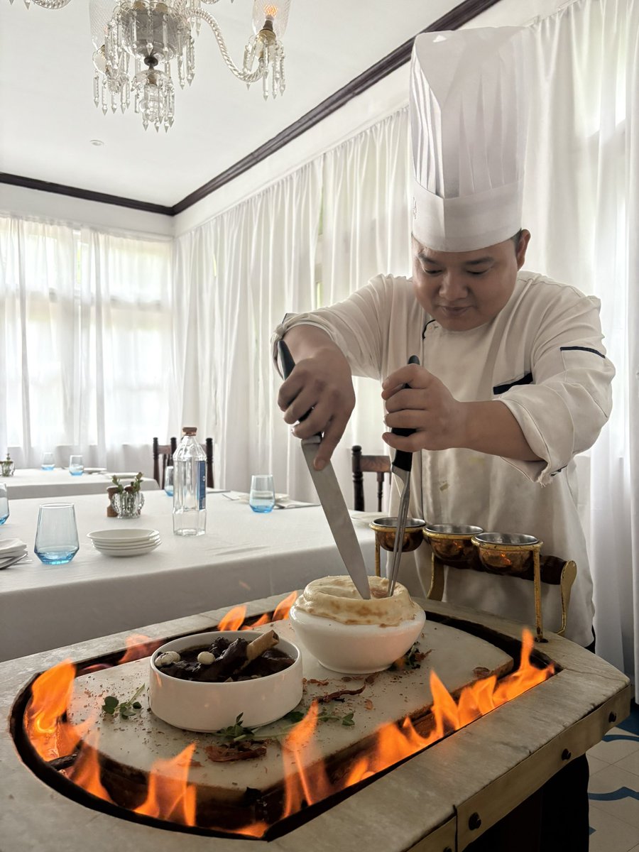 Enjoyed delicious mutton biriyani and some Awadhi zayka in the “City of Nawabs!!"😋
#Lucknow #Gastronomy