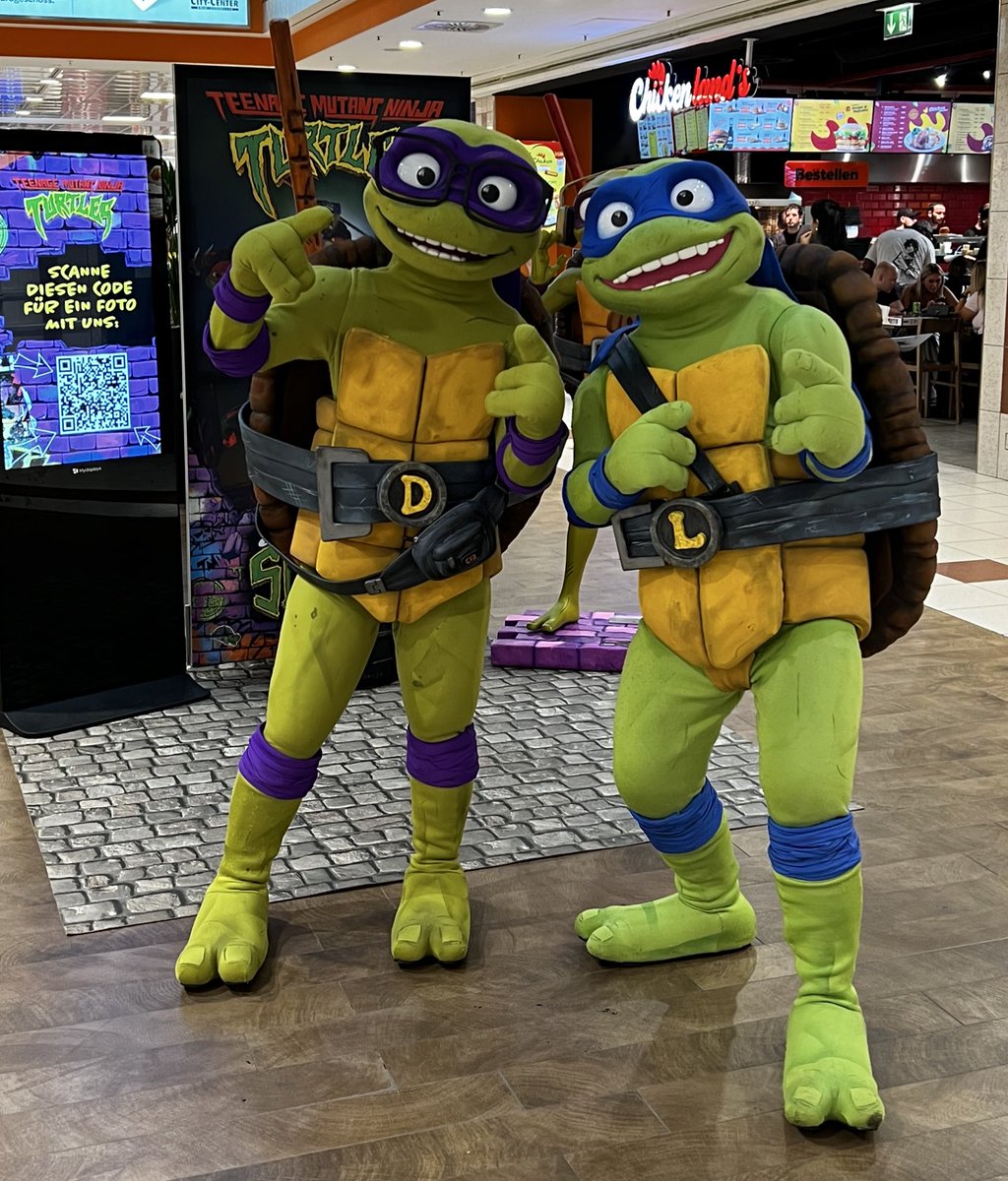 I MET THE TURTLES TODAY OMG😭❤️