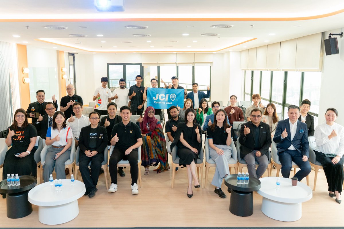 Team <a href="/YouthHubGlobal/">Youth Hub</a> at #IES2025 Launch!

Proud to join the journey of Empowering Youth for a Sustainable Global Future.

Our Gen-Z team also proudly represented!

#YouthHub #OfficialLaunch #EmpoweringYouth #Leadership #Bangladesh #Entrepreneurship