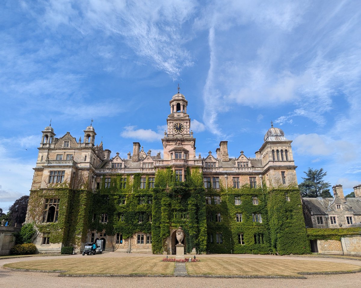 baslovia's tweet image. A charming walk at Thoresby Park - Walk for Parkinson's 👣
Rare chance exploring areas of the estate that are not usually open to the public. Stately hall, ancient and new woodland, lakes, meadows, farm land, river, church and park. Special thanks to the organisers