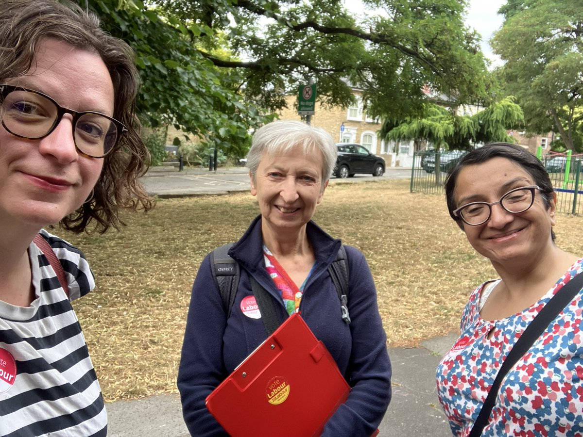 Flo_williamson's tweet image. Busy two days out chatting to neighbours in Tollington and picking up on issues we can help on as the local @IslingtonLabour councillor team.
If you are a tollington resident and want to raise an issue do get in touch at Flora.williamson@islington.gov.uk