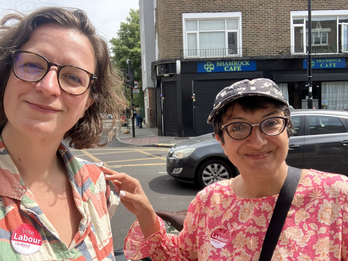 Flo_williamson's tweet image. Busy two days out chatting to neighbours in Tollington and picking up on issues we can help on as the local @IslingtonLabour councillor team.
If you are a tollington resident and want to raise an issue do get in touch at Flora.williamson@islington.gov.uk