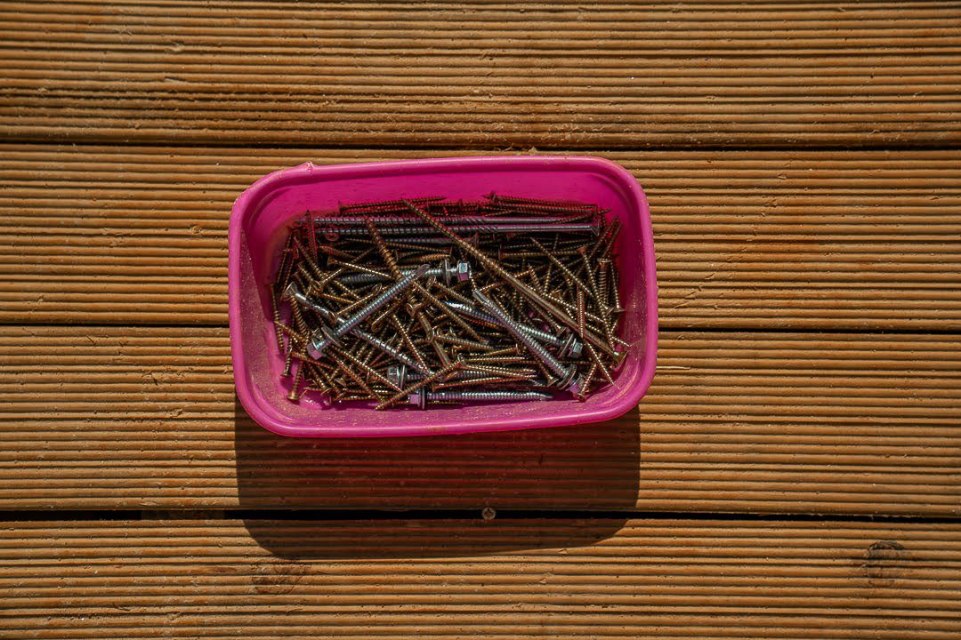 CallMeKulubya's tweet image. What it takes to put a roof over the head.
1. Screws
2. Drills
3.Timber Frames
4. A great design
5. Contact : +256765505197