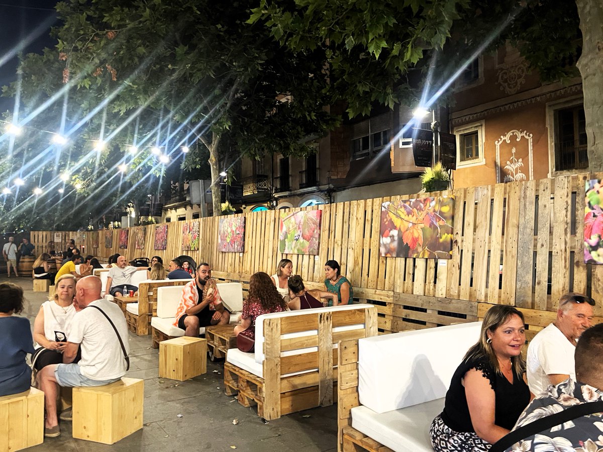 Exposició amb les meves fotos “La vinya es vesteix de tardor” al <a href="/vijazzpenedes/">Vijazz</a> 2025, a la zona “chill-out” de la Rambla Sant Francesc de Vilafranca.

<a href="/Tastavins1965/">Tastavins Penedès</a>