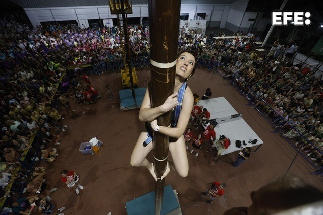 En plena era digital, con móviles inteligentes y videoconsolas de última generación, Añora, en el norte de Córdoba, demuestra que los juegos tradicionales, los de toda la vida, nunca pasan de moda con la celebración de una nueva edición de las Olimpiadas Rurales de Los Pedroches.