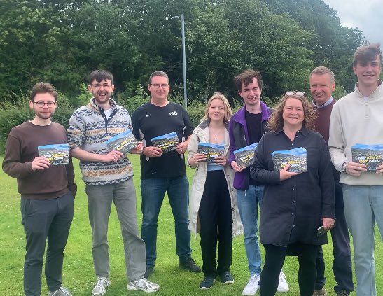 shayfox2621's tweet image. 🟨Alliance West Belfast
📍Dunmurry Village
Big turn-out today in Dunmurry to deliver leaflets to local residents
We’re here to help.
#AllianceWorks