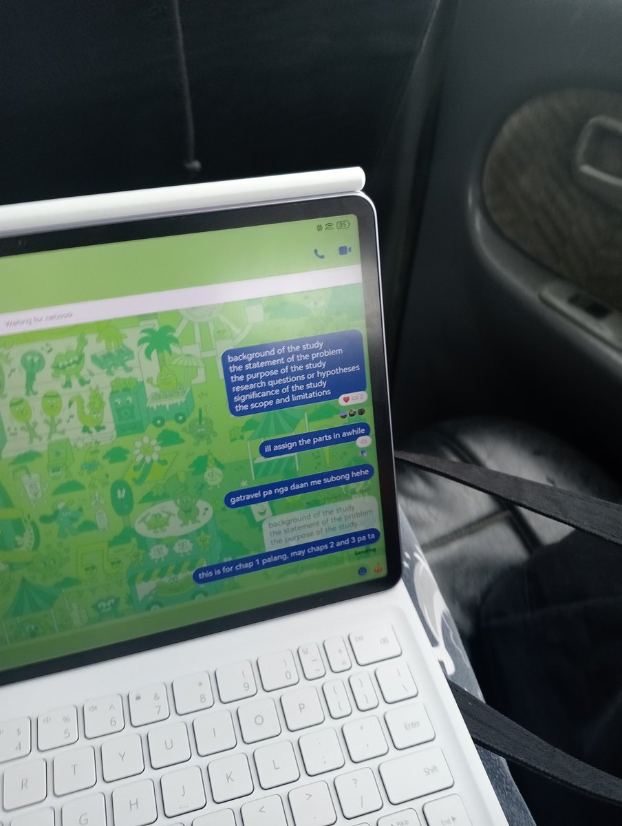 Busy 🐝 even while traveling 🙆🏻‍♀️