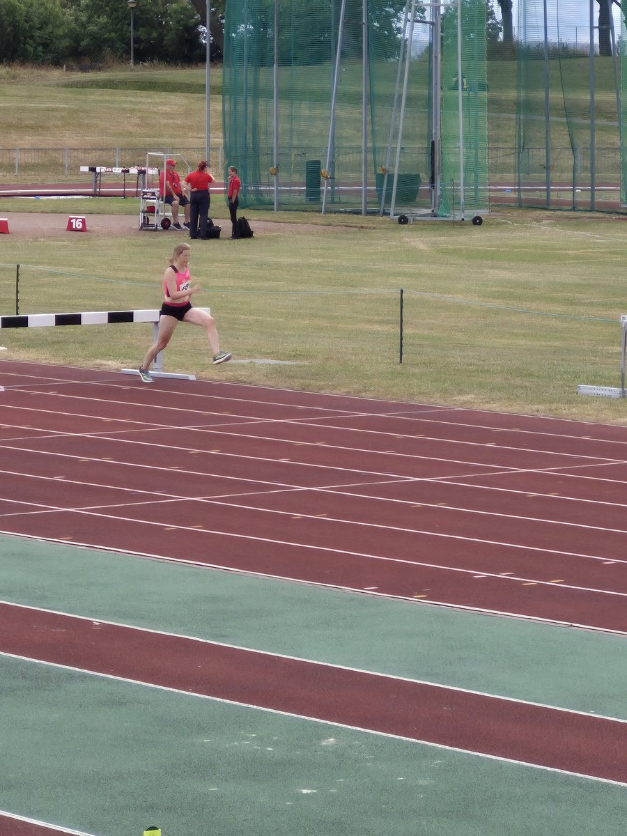 glasgow_jaguars's tweet image. Max points for Emma & Becky S/C. @glasgow_jaguars @JomaSportUK @Nat_Ath_League @scotathletics