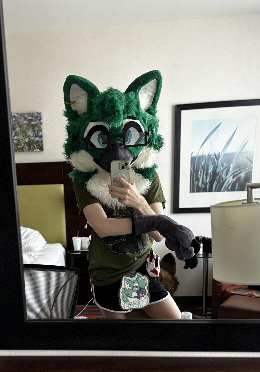 KaceyTheBird's tweet image. Heading over to the bird meetup!! Gonna preen so many feathers ΓvΓ πͺΆπ