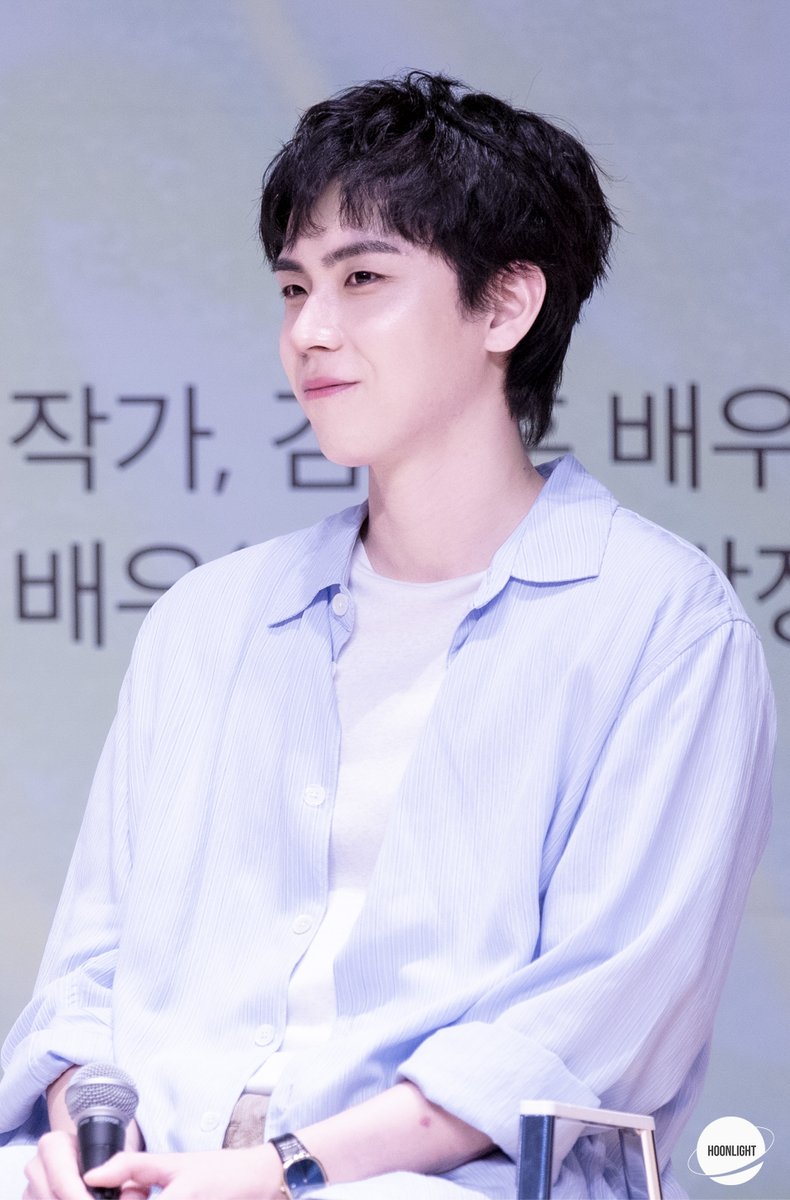 Hoonlight_915's tweet photo. 250704 첫 여름, 완주 - 북토크

#김도훈 배우님 https://t.co/xUp9djIumY