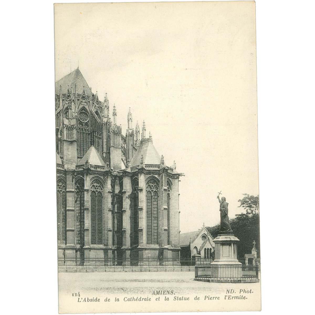 Amiens, France – L’Abside de la Cathédrale et la Statue de Pierre l’Ermite – Postcard
#France #Amiens #Cathedrale
