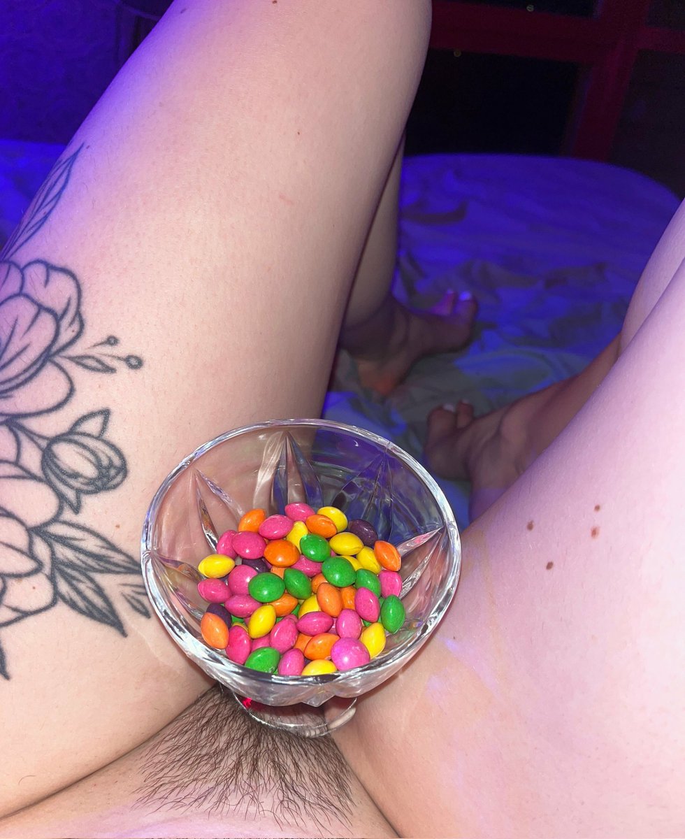 Möchte jemand Süßigkeiten von mir?✨🥵