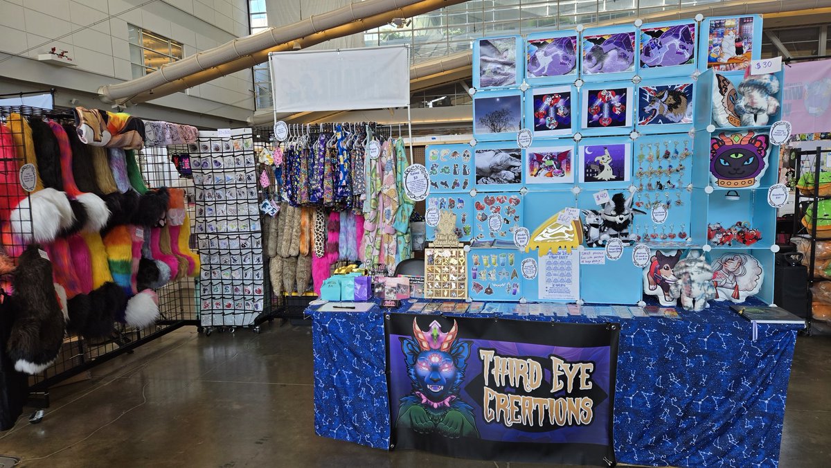 ThirdEyeCre1's tweet image. Day 2 of Anthrocon come buy my stuff you can find me at table E18-19 still have alot of Tails in stock.
Cash perfered but we also accept card/tap