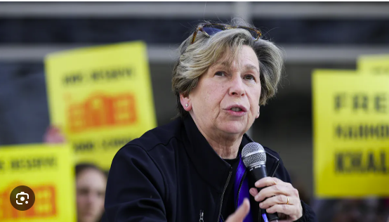 Meet Randi Weingarten, a prominent American labor leader (president of the American Federation of Teachers), attorney, and educator—and a reminder of why we’re fortunate the Democrats didn’t win the last election. In what appeared to be an attempt at a patriotic post yesterday,