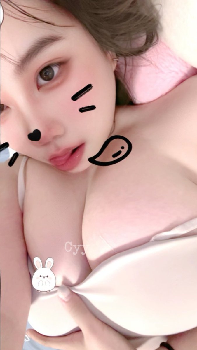 七月份群組小驚喜！！
因為有考慮要買新衣服來拍照嚕～
所以之前的衣服會➕明信片
隨機抽送給群組的寶寶🍼
明信片款式可以自己許願哪一款～
在7/20之前進來的都可以參加😍