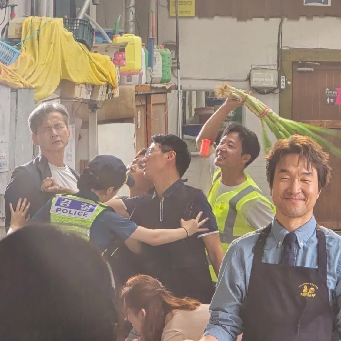 여름에 힘나게 해주는 것

수박                                                 0%

영양제                                             0%

삼계탕                                             0%

신사장       ▇▇▇▇▇▇▇▇▇ 100%

1103표 • 최종결과                          ◠‿◠