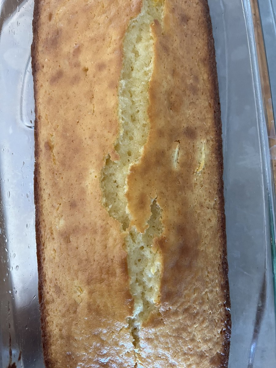 Zitronenkuchen 🍋 
für Glasur muss er noch etwas warten.