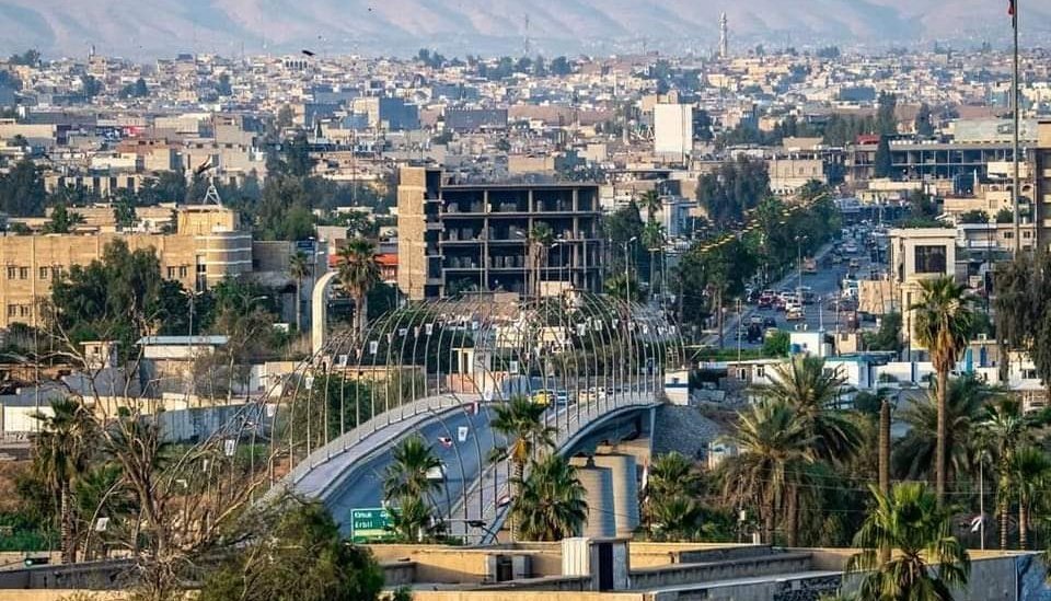محافظة نينوى تحصل على المرتبة الأولى على مستوى المحافظات العراقية في مجال مكافحة التصحر والتطرف المناخي وذلك بعد:

- استحداث مليون ونصف متر مربع من المساحات الخضراء في مدينة الموصل أنشئت فيها متنزهات وحدائق

- زراعة 282,000 شجرة في المتنزهات والحدائق، ولوبات الجسور، والجزرات