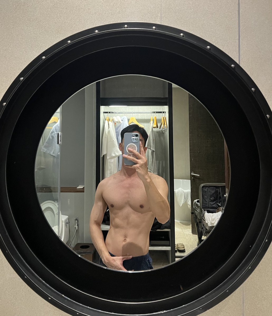 yveshpk's tweet photo. อยากลงอีกเวอชั่นอยู่นะ 😶‍🌫️ https://t.co/g50hGcweFz