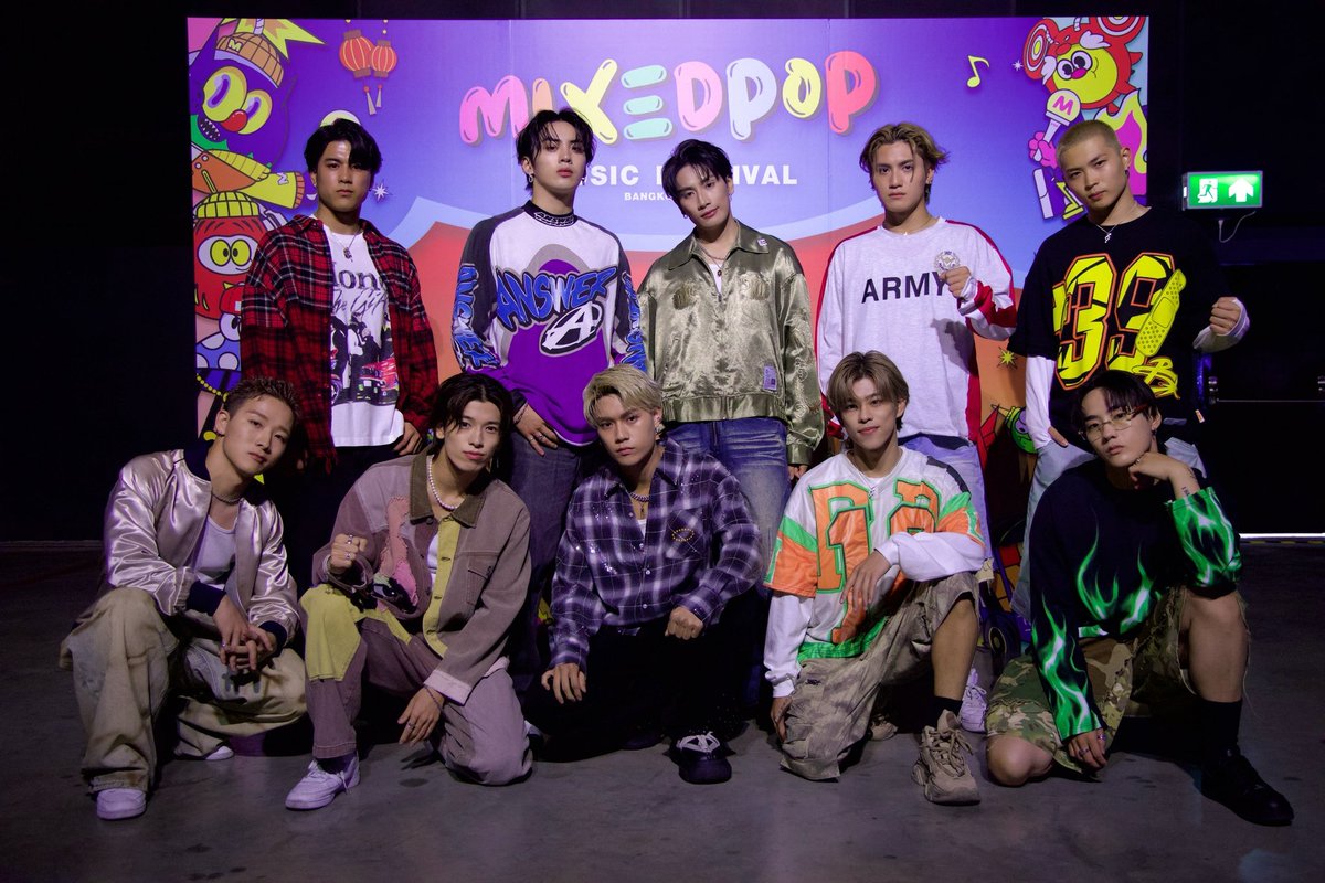 tjbb_'s tweet photo. พวกเราได้แสดงที่ #MIXEDPOPMUSICFESTIVAL เป็นที่เรียบร้อยแล้วครับ ❤️‍🔥

พวกเรา #THEJETBOYBANGERZ มาจากญี่ปุ่นครับ⚡️

ใครที่ได้ดูโชว์ของพวกเราในวันนี้ จำชื่อ #TJBB ให้ได้นะครับ 😉

พวกเราจะพยายามอย่างเต็มที่เพื่อให้ได้มาแสดงที่ไทยอีกครั้งนะครับ 🔥

ขอบคุณมากๆ ครับบ 🚀✨

SETLIST วันนี้ ⬇️
🎧 https://t.co/ON31hbsHNz

#MIXEDPOP2025xTJBB #MIXEDPOP2025_D1 
#MIXEDPOPBANGKOK2025

#TJBB #THEJETBOYBANGERZ