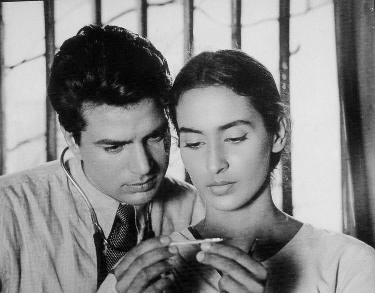 FilmHistoryPic's tweet photo. (1963) Nutan and Dharmendra in ‘Bandini’ https://t.co/aQ1J4iYu3U