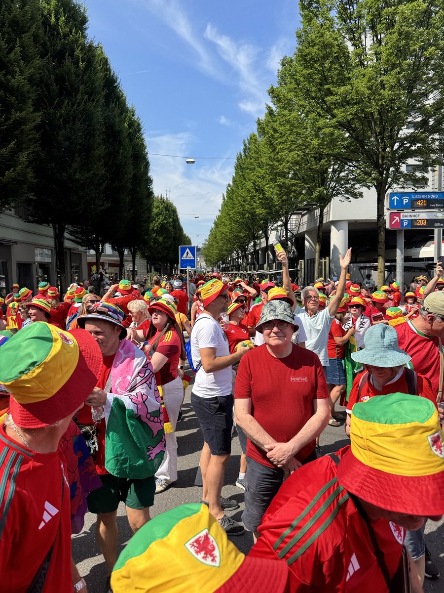 As far as the eye can see. ⁦<a href="/Cymru/">Wales 🏴󠁧󠁢󠁷󠁬󠁳󠁿</a>⁩ is here.