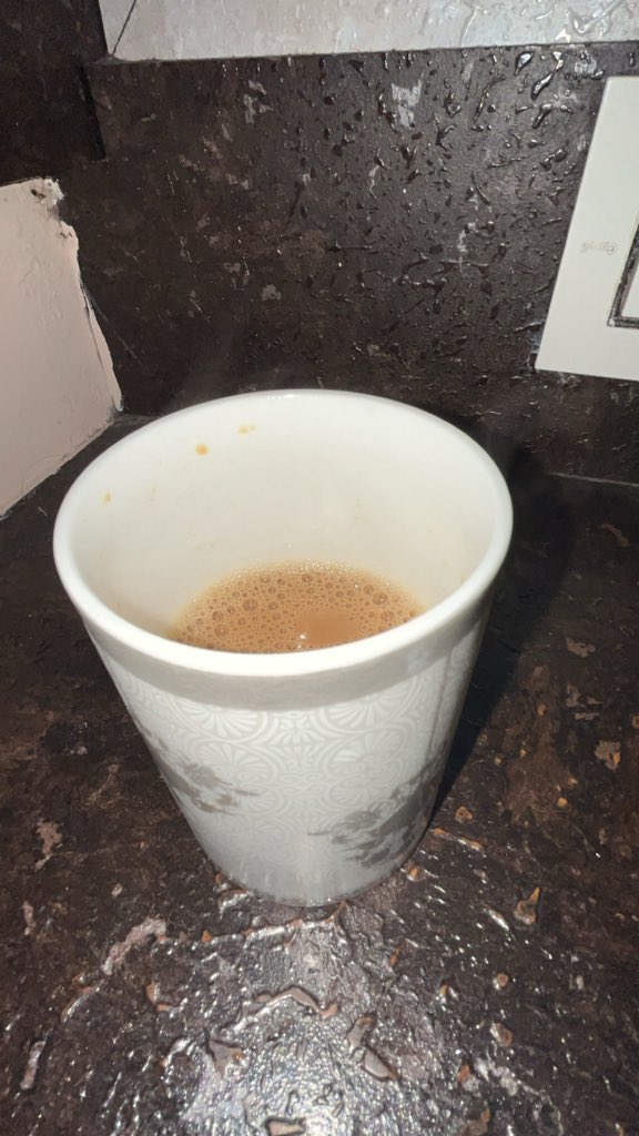 हद से ज़्यादा भी प्यार मत करना दिल हर एक पे निसार मत करना 🥲
क्या ख़बर किस जगह पे रुक जाए साँस का ऐतबार मत करना❤️‍🩹☹️