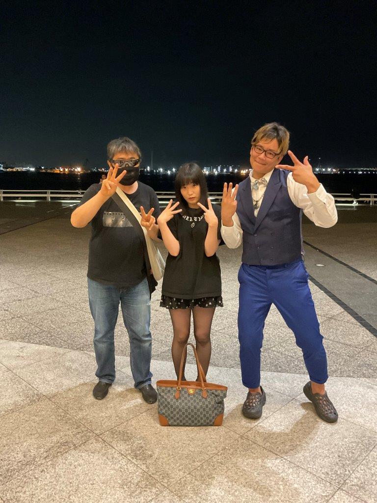 Ticket_T1's tweet photo. 公演終了後、楽しんごさんと再会
楽しんごさんはコロナ前、サラ・ブライトマンのチケットを買いに、何度か来店したことがあるお客さん
桜木かなこ、楽しんごさんと23ポーズ
#二見社長 #桜木かなこ
#SARAHBRIGHTMAN #サラ・ブライトマン
#サラブライトマン #パシフィコ横浜
#楽しんご #tanoshingo https://t.co/vaZNSu7eut