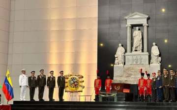 #Política | Autoridades conmemoraron 214 años de Independencia este 5 de julio

Amplía la información aquí:
noticiasvenevision.com/noticias/polit…

#NoticiasVenevision #5Jul