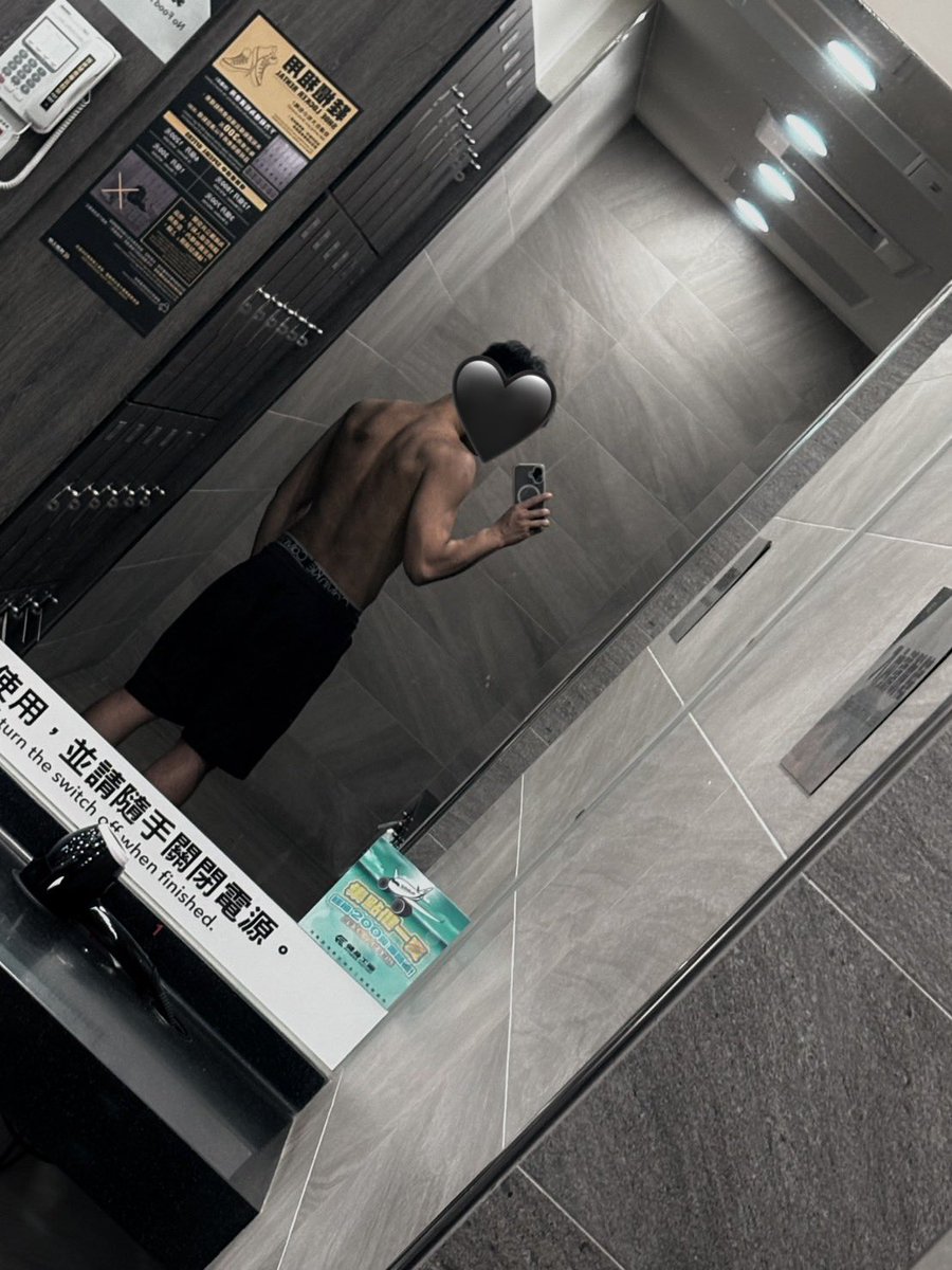 預知到明天颱風沒辦法健身
今天早上先把明天的份練起來了

#四愛 #小狗日記