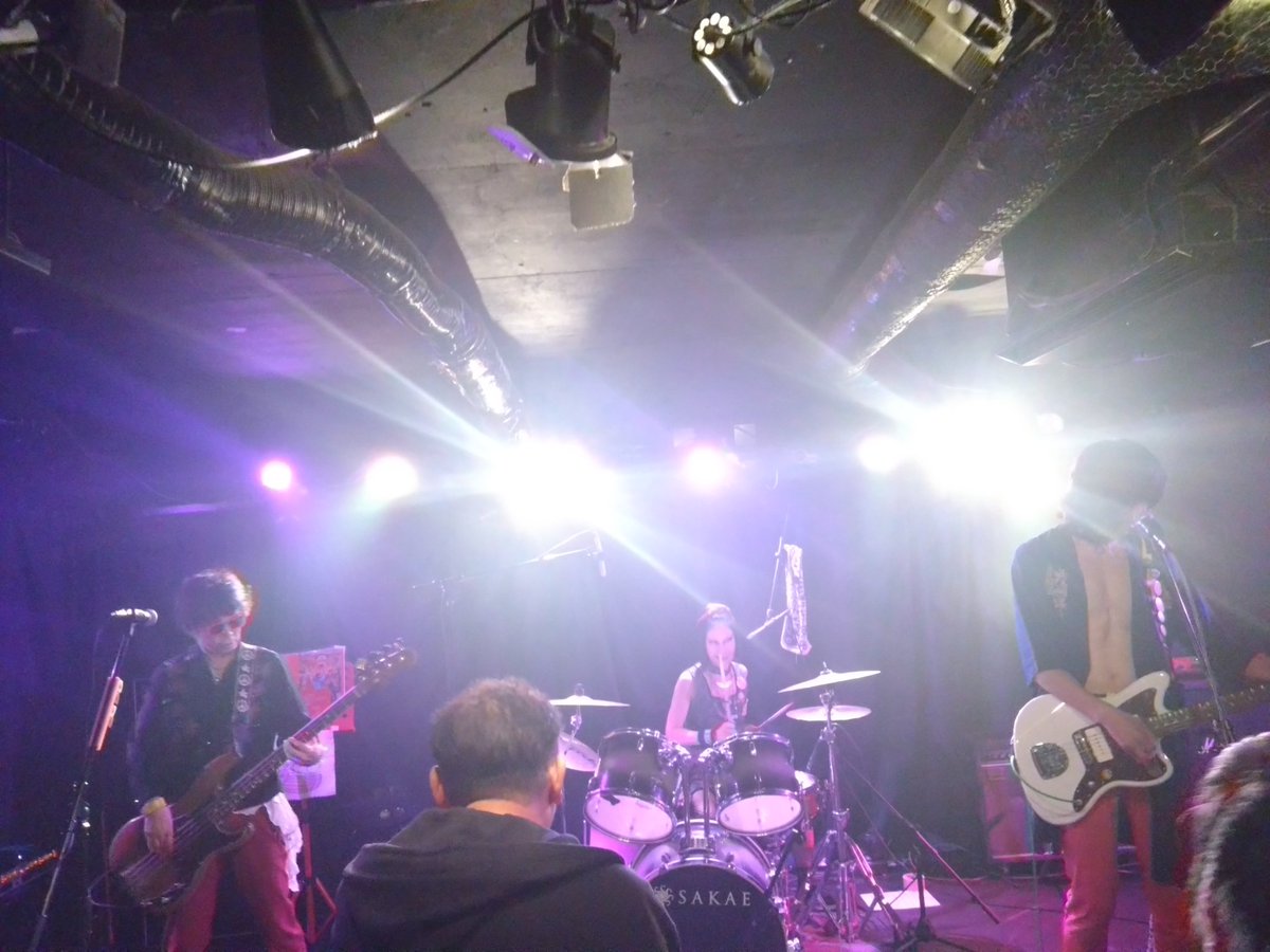 モンスターロシモフ
Pinky Donna
最高の対バン過ぎたな