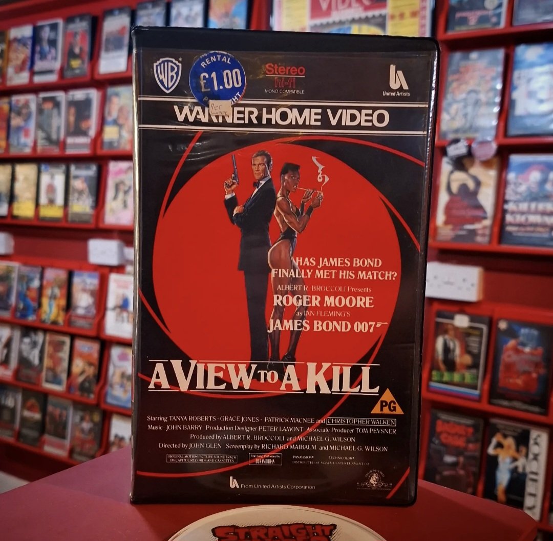80sVideoShop's tweet image. Freakin AMAZING Artwork for everyone's fave Bond (fight me) and throw in a @duranduran tune and we're all set.
Thanks to everyone who's been in today, seen some cool peeps. Back tomorrow from 11 till 3pm.