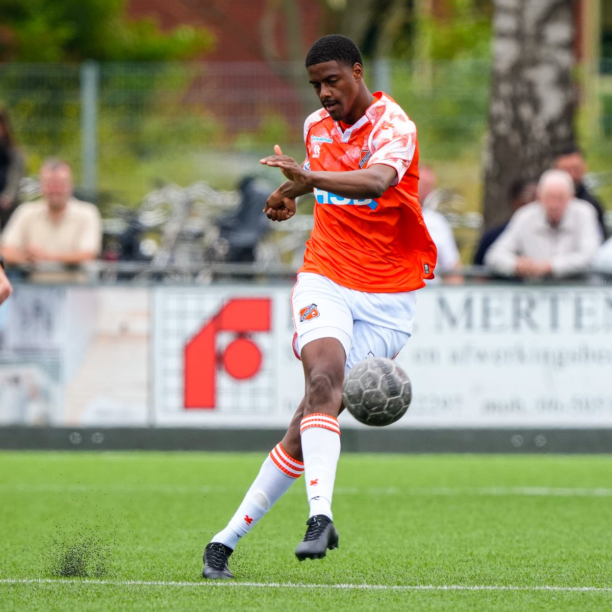 fcvolendam's tweet photo. 🏹
#PURVOL https://t.co/xm5HMfjCXz